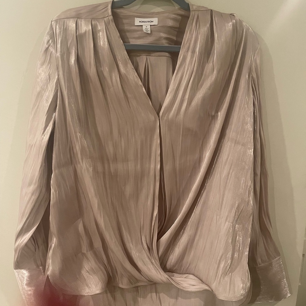 NWT Nordstrom Blouse Top Women's Size Medium Tan V Neck Stretch Long Sleeve